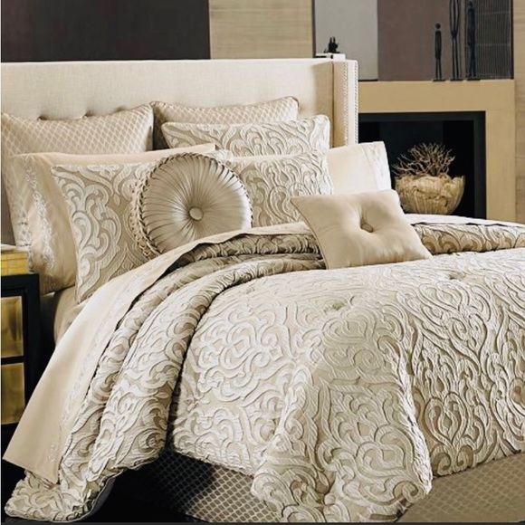 J Queen New York Bedding New J Queen Astoria Bed Skirt Poshmark